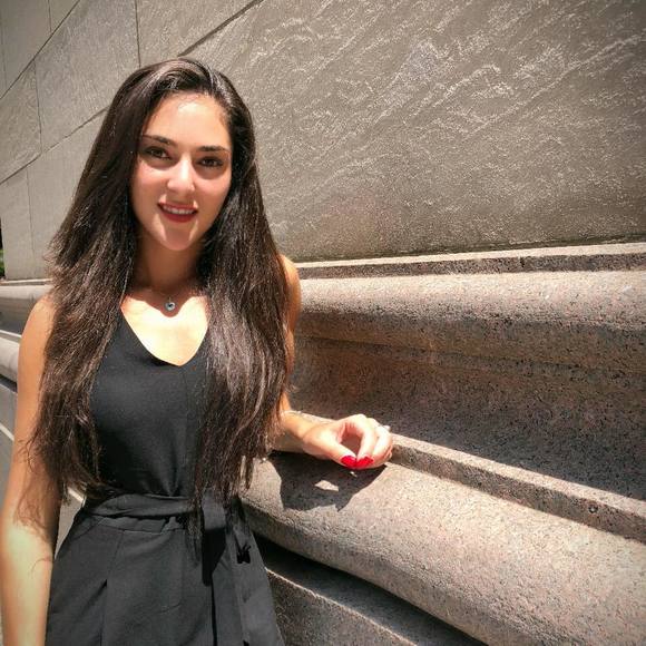 Meet your Posher, Nicole - Picture 1 of 1